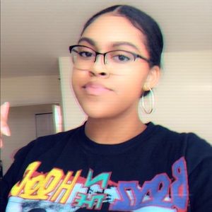 Meet your Posher, Eve